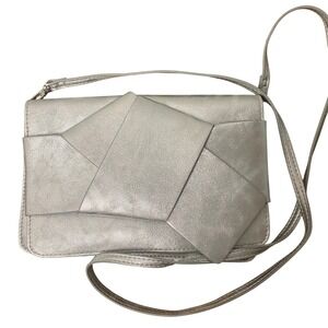On 34th Women's Crossbody Bag Wallet Silver Metallic